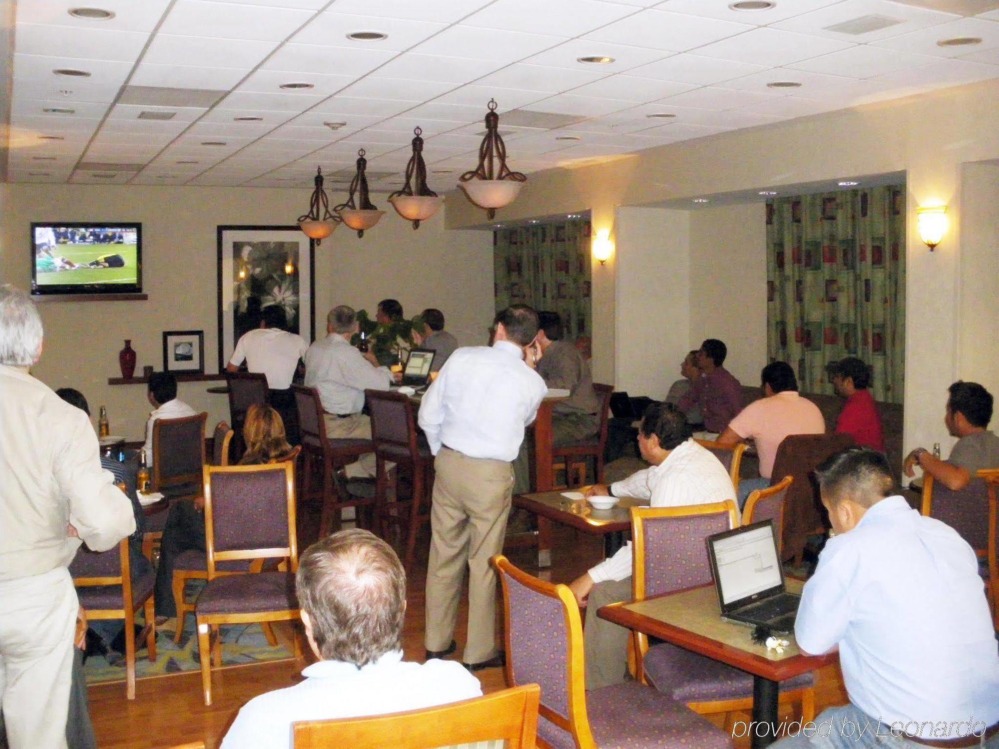 Hampton By Hilton Reynosa Zona Industrial Hotell Restaurant bilde